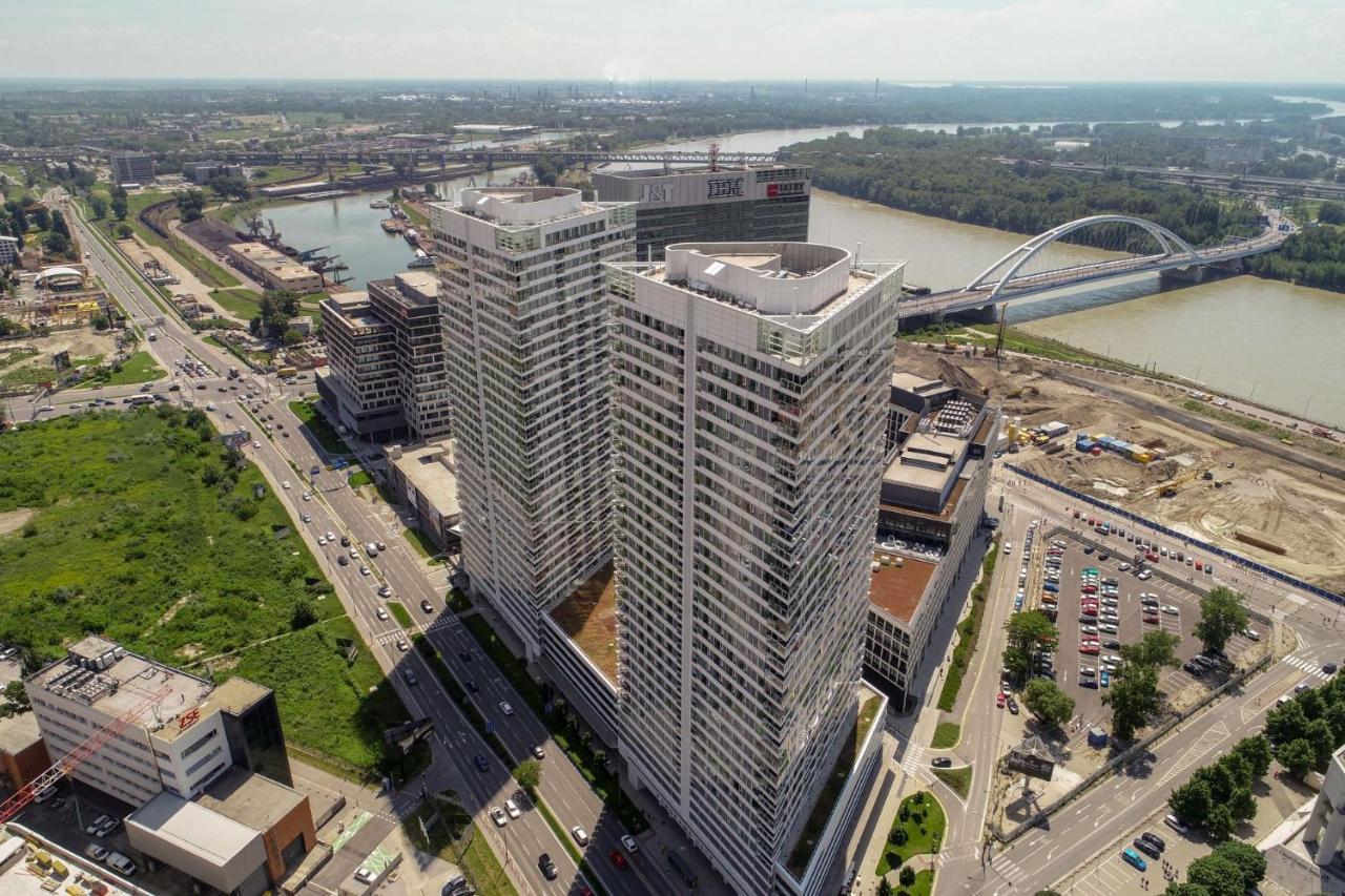 Zora Exclusive Apartment Bratislava Exteriör bild