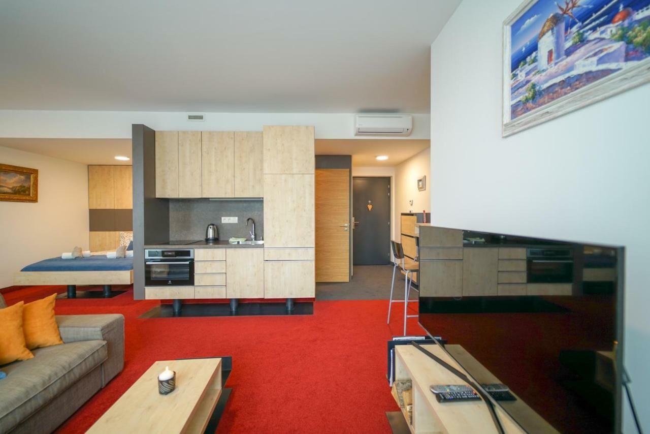 Zora Exclusive Apartment Bratislava Exteriör bild