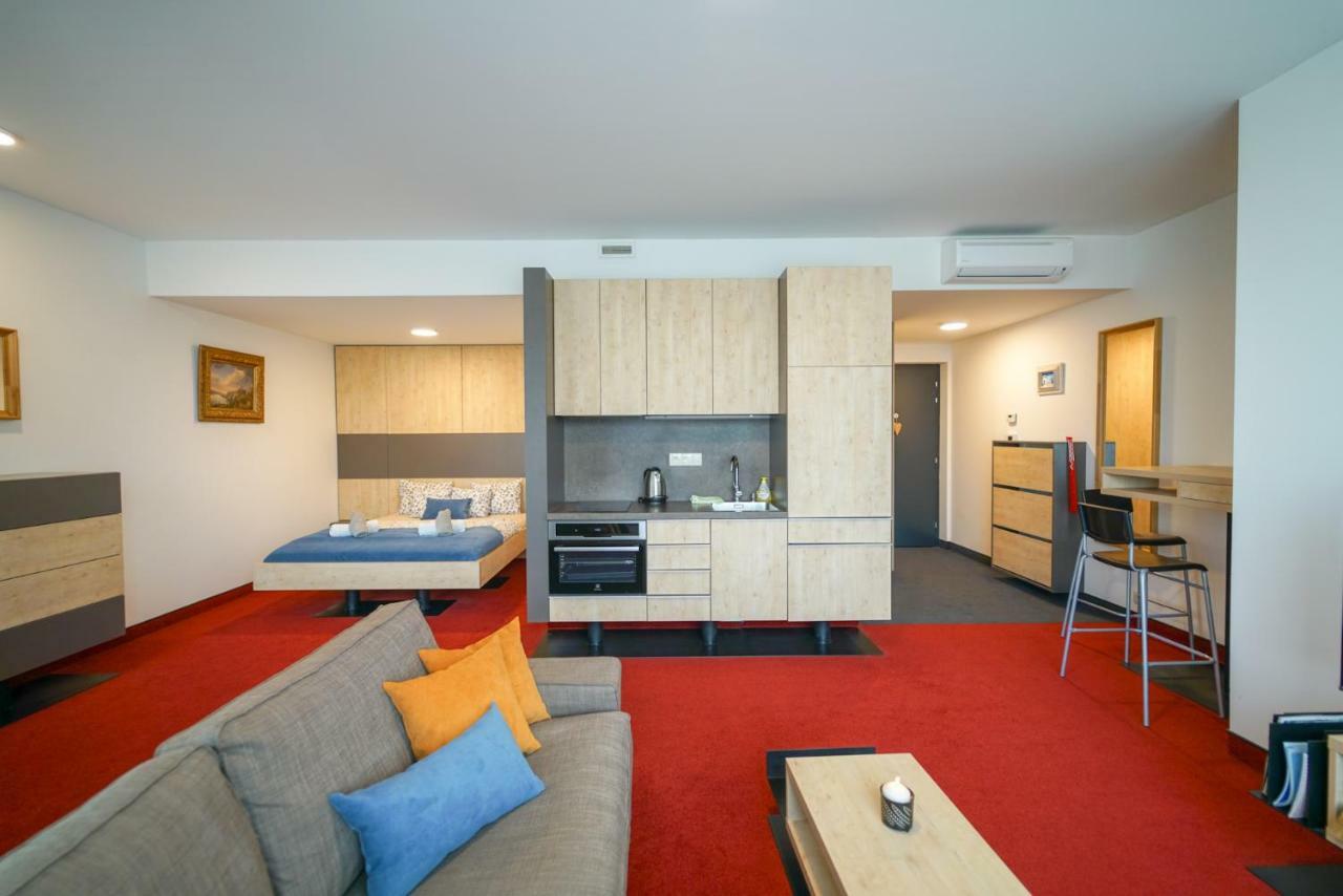 Zora Exclusive Apartment Bratislava Exteriör bild